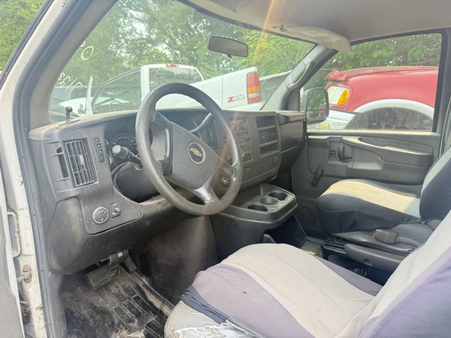 chevrolet express cargo 2008 1GCFG15X881110365 image